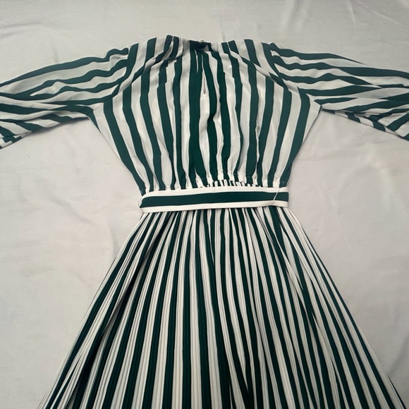 AYR DRESS - Picture 3 of 15